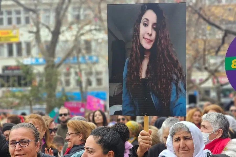 Gülistan Doku soruşturması: Mülkiye Başmüfettişi Tuncay Sonel görevden  alınarak gözaltına alınsın | Ekmek ve Gül