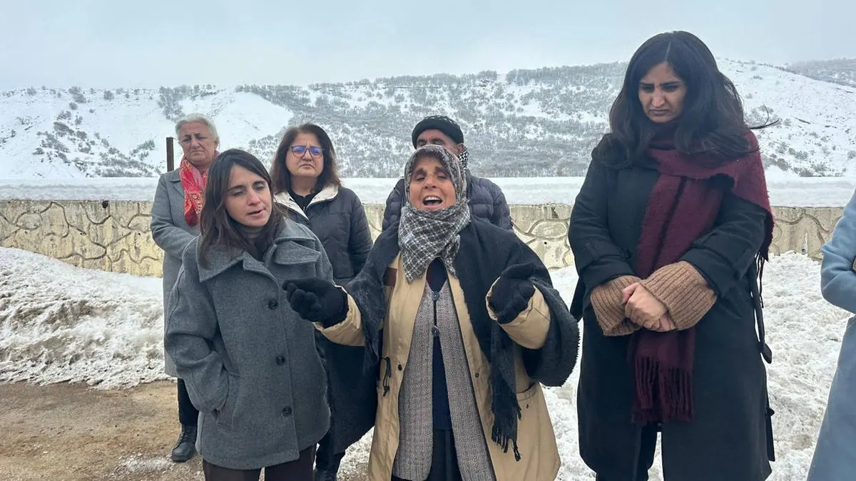 6 yıl önce kaybolan Gülistan Doku'nun annesi Bedriye Doku, Sarı Saltuk Viyadüğü'nden atlamak istedi. Doku, "Artık dayanacak gücüm kalmadı. Lütfen bize yardım edin. Bizim çığlığımızı artık duyun" diyor. Gülistan Doku'nun hakkını, hukukunu