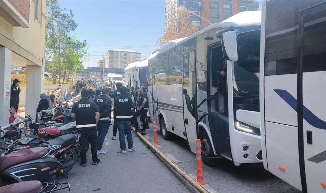 Halfeti Belediyesine yönelik operasyonda gözaltına alınan 46 şüpheli  adliyede - Haber 1