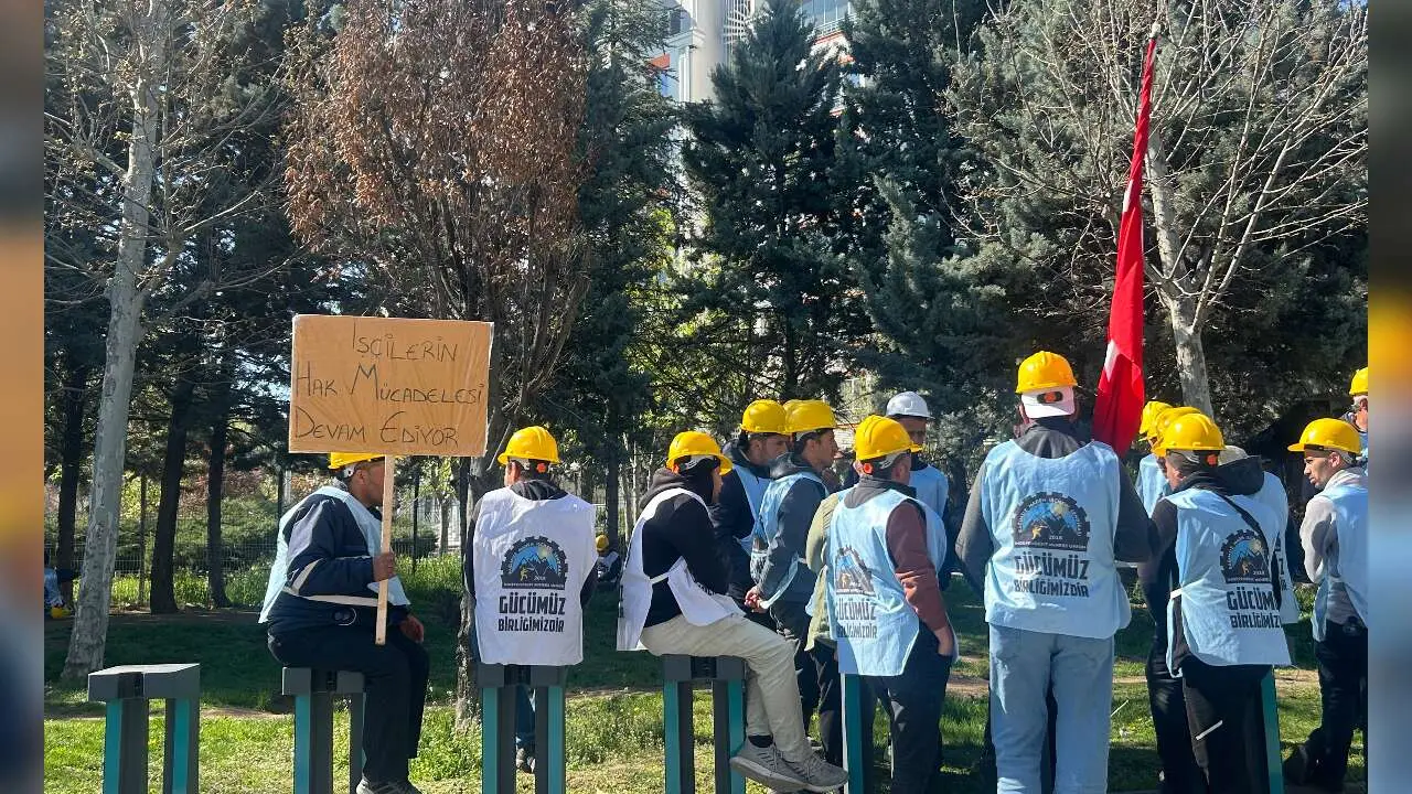 Doruk Madencilik çalışanı işçiler Kurtuluş Parkı'nda: Açlık grevine devam  ediliyor