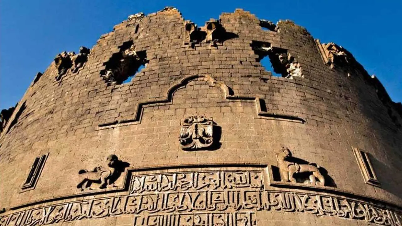 Diyarbakır Surları'nda zamana meydan okuyan motifler ne anlatıyor?