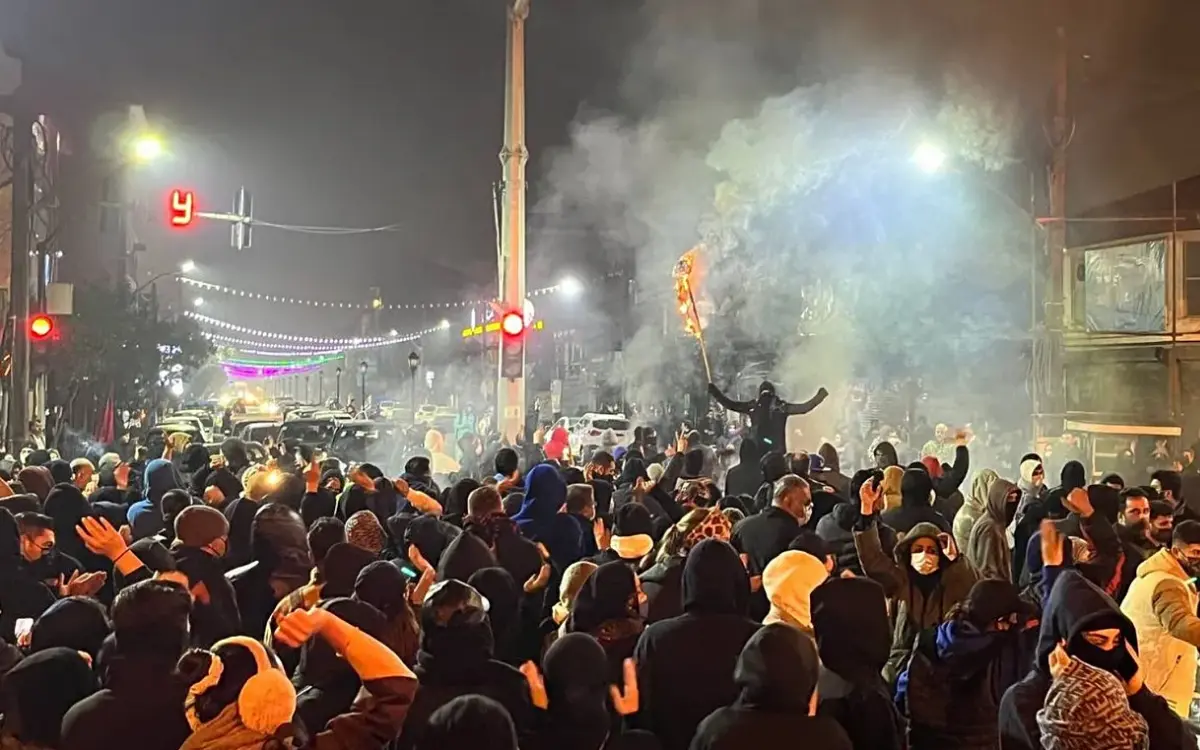 İranlı Kürt gazeteci Zarei 'üçüncü yolu' anlattı: "Savaş rejimi bitirir ama  demokrasi getirmez"