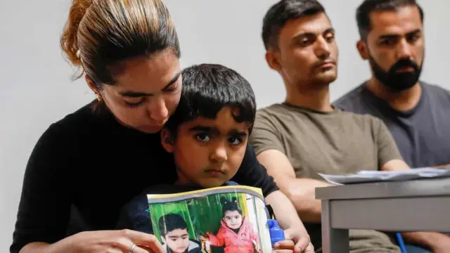 Mülteci Kürt çocuğun ölümü 'insanlık dışı siyaset' tartışması başlattı -  BBC News Türkçe