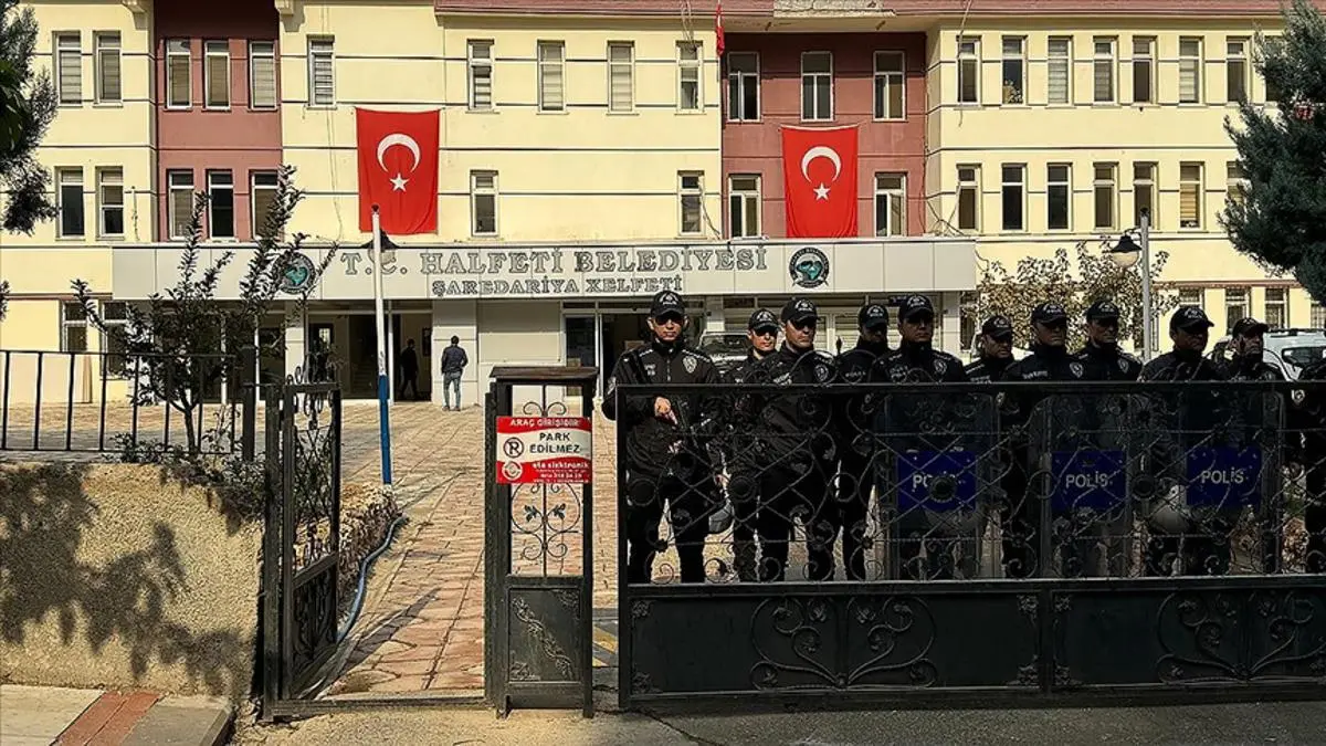 Halfeti Belediyesi'ne operasyon. Eski başkan dahil 47 gözaltı | NTV Haber