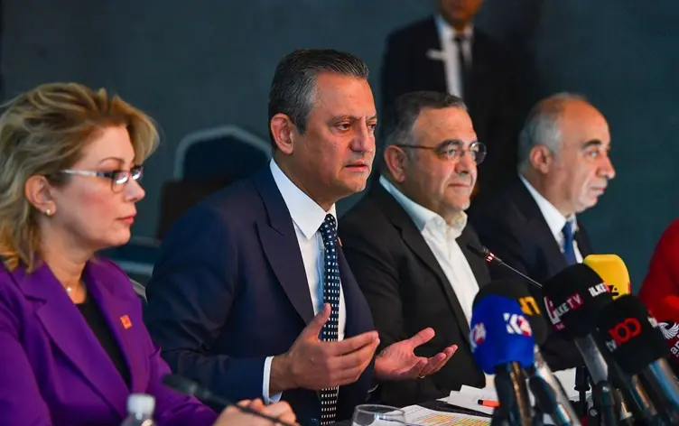 CHP LİDERİ ÖZGÜR ÖZEL DİYARBAKIR'DA: 'Kürdün... | Rudaw.net
