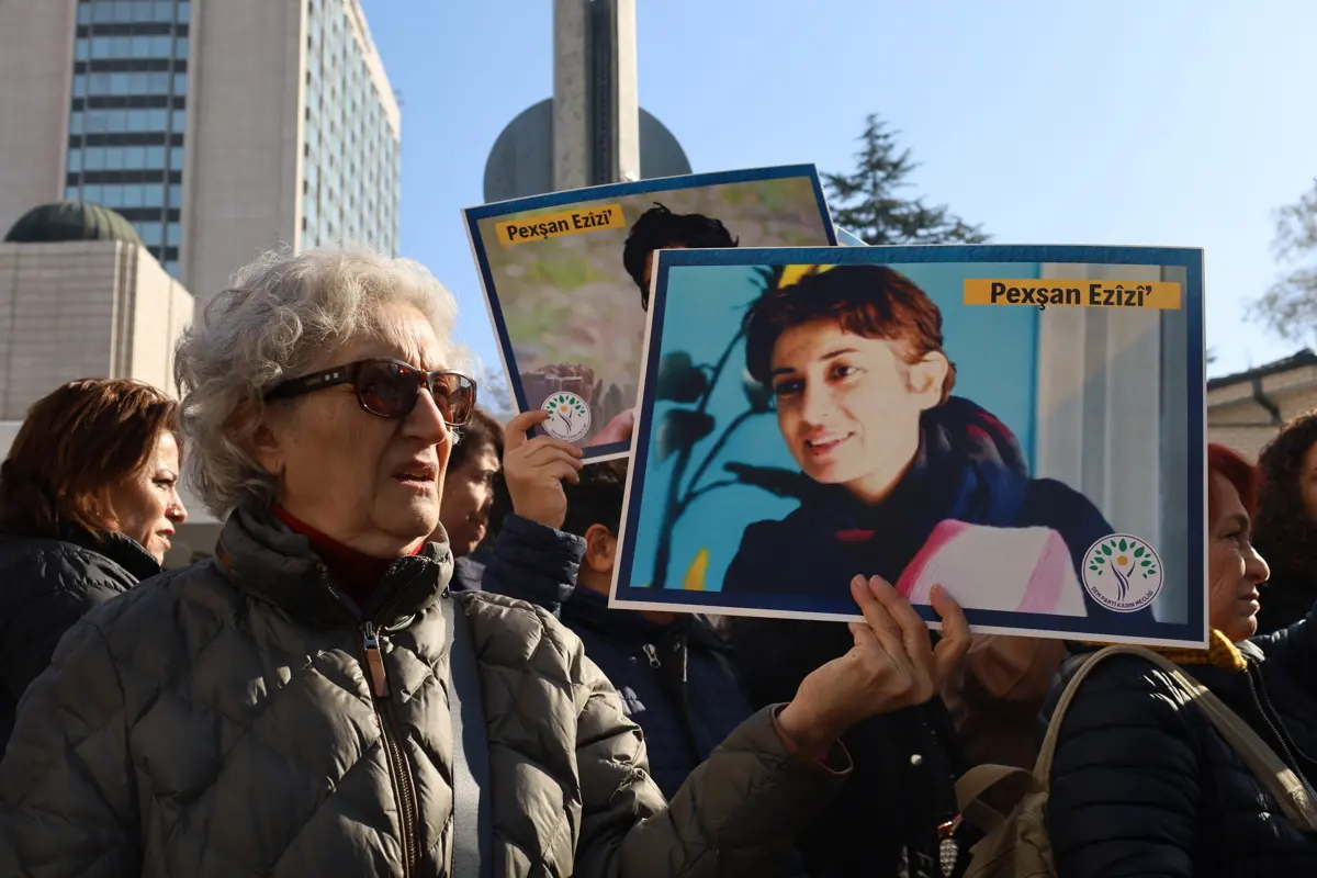 DEM Parti'den İran'a protesto: “Pexşan Ezîzî'ye özgürlük