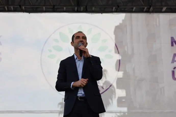 Mersin'de 'Barış için özgürlük' mitingi: 'Demokratik bir ülkeyi hep beraber  inşa edeceğiz' « İlke TV