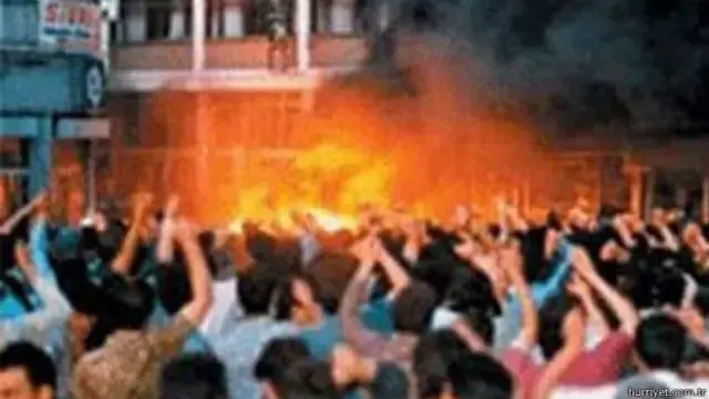 Sivas 1993: Madımak Oteli'nde ne oldu? - BBC News Türkçe