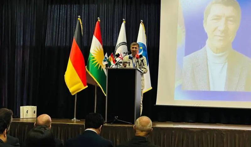 Paris Kürt Enstitüsü Dil ve Edebiyat Bölümü Başkanı ve Rouen Normandy Üniversitesi öğretim görevlisi Prof. Dr. Salih Akın