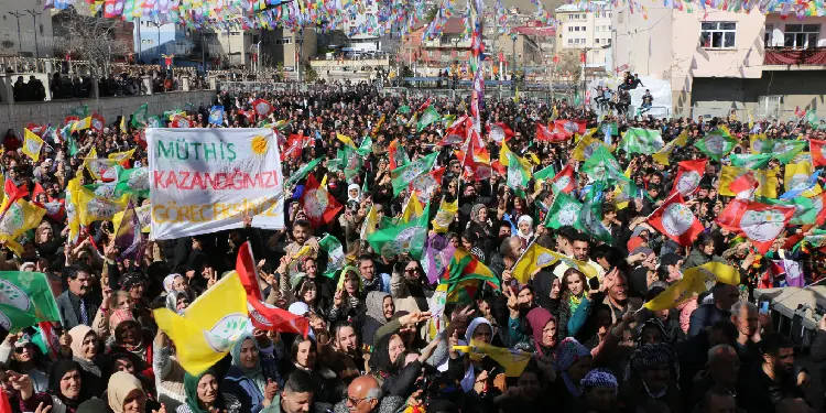 DEM Parti İmralı gündemiyle sahaya çıkıyor: 40 kentte etkinlik, 3 kentte büyük miting – Politika Haber