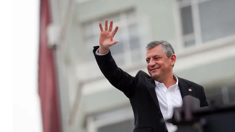 CHP Lideri Özgür Özel'in Yeni Yıl Mesajı: "Umudu Büyütmeye Devam Edeceğiz" - Cumhuriyet Halk Partisi