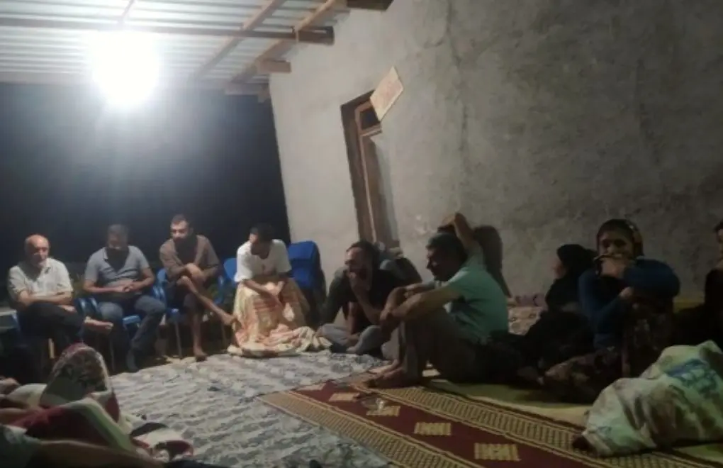 Elmalı'da ırkçı saldırıya uğrayan işçiler köyü terk etti 