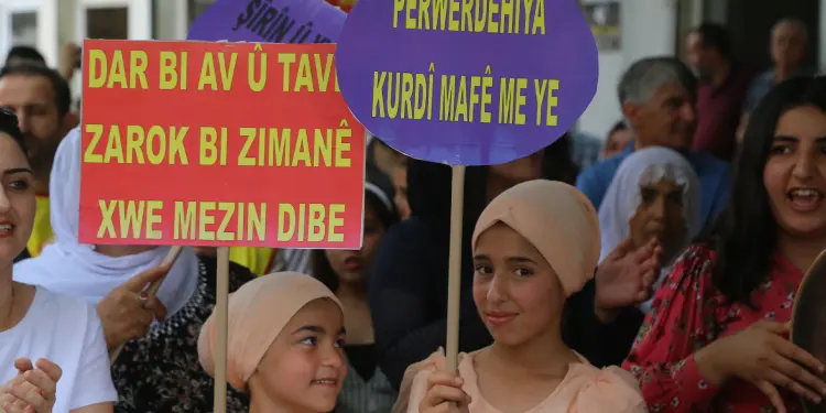 21 Şubat Dünya Anadil Günü: Kürtçe halen yasak – Politika Haber