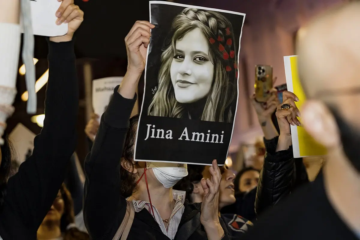 Jina Mahsa Amini katledilişinin 2'nci yıl dönümünde dünya genelinde anılacak - PİRHA