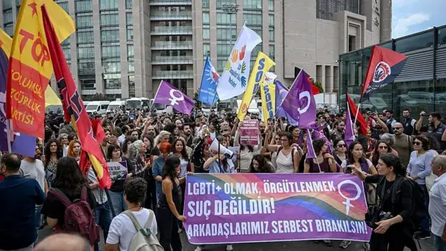 LGBT+: 'Ailem güvende' operasyonlarında son gelişmeler neler? - BBC News  Türkçe