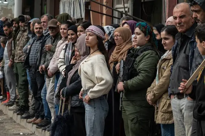 Kamışlo ve Haseke'ye giden İngiliz Gazeteci Smallman: Rojava halkı ihanete uğramış hissediyor - Evrensel