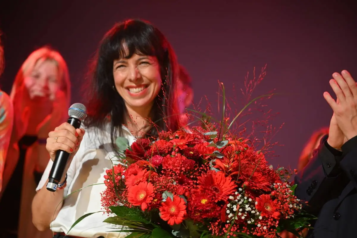 Berlin'de sol parti adayı Elif Eralp kazandı
