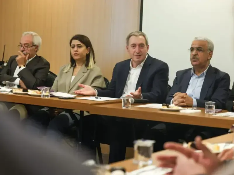 Bakırhan Diyarbakır'dan seslendi: Basın Öcalan ile görüşebilir